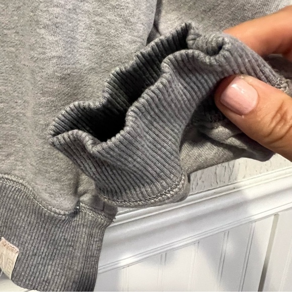 American Eagle Outfitters Gray and Green Crewneck Sweater size medium - Picture 7 of 12